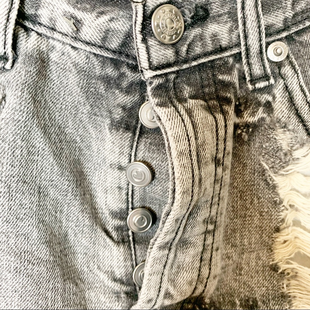 Brandy Melville Distressed Medium Wash Gray Shorts - Picture 5 of 7